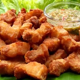 หมูสามชั้นทอดน้ำปลา (กับข้าว)