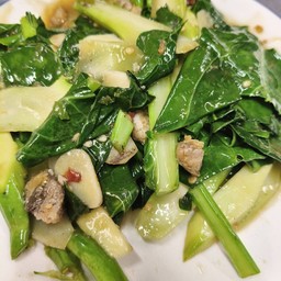 ผัดคะน้าไฟแดง