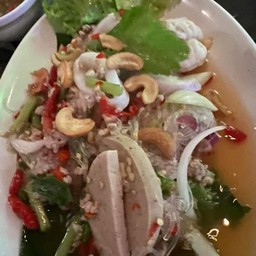 ยำวุ้นเส้นหมูยอหมูสับ