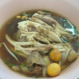 ก๋วยเตี๋ยวไก่พิมพ์สยาม ใกล้ไทยน้ำทิพย์