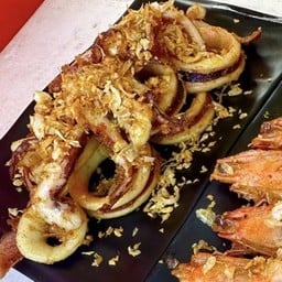 หมึกทอดกระเทียม