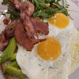 Avocado Bacon & Egg Breakfast