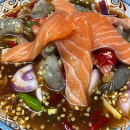 ยำแซลม่อน/กุ้งสด