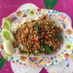 ข้าวกระเพราหมูสับ หมูชิ้น