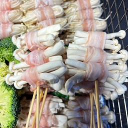 เห็ดชิเมจิพันหมูสามชั้น