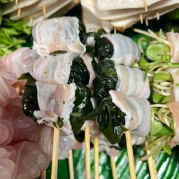 สาหร่ายวากาเมะพันหมูสามชั้น