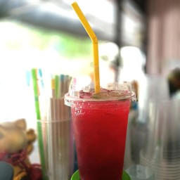 น้ำแดงโซดามะนาว