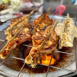 ร้านครกไม้บ้านก๋ง ไก่ย่างเขาสวนกวาง