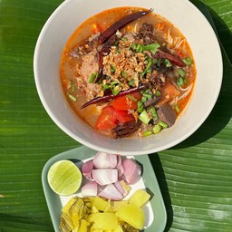 ขนมจีนน้ำเงี้ยว