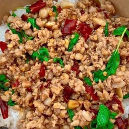 กระเพราหมูสับ