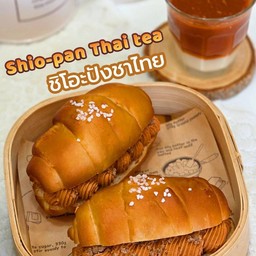Shio pan Thai tea ชิโอะปังชาไทย