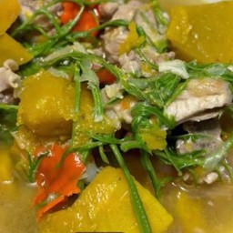 แกงฟักทองชะอมซี่โครงหมู