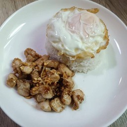 ข้าวไก่กระเทียมพริกไทย
