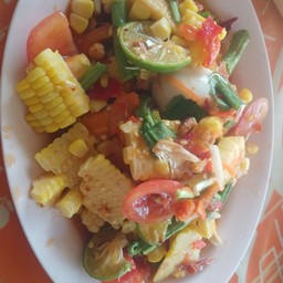 ตำข้าวโพดไก่ยอ