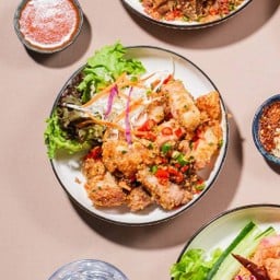หมูกรอบคั่วพริกเกลือ