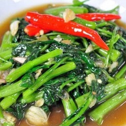 ผัดผักบุ้งไฟแดง