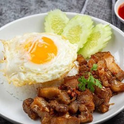 ข้าวหมูทอด