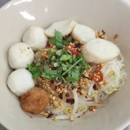 ก๋วยเตี๋ยวต้มยำเครื่องปลาแห้ง