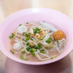 ก๋วยเตี๋ยวลูกชิ้นปลา