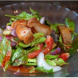 ยำหมูกรอบ