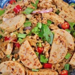 ลาบมาม่าหมูสับหมูยอ