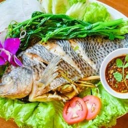 ปลานึ่งสมุนไพรจิ้มแจ่ว