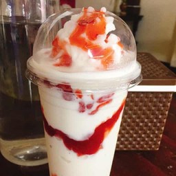 นมสดสตอเบอรี่ปั่น