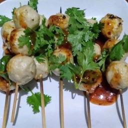 ลูกชิ้นปิ้งหมู