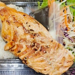 ข้าวหน้าสเต็กแซลมอน (เทอริยากิ)