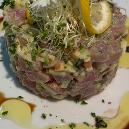 Red tuna tartare