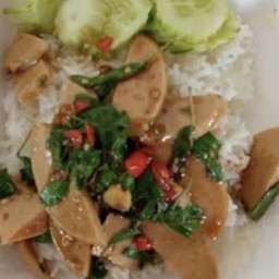 กระเพราหมูยอ