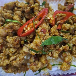 ข้าวราดคั่วกลิ้งหมู