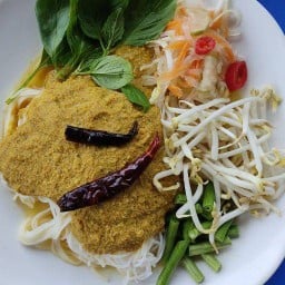 ร้านขนมจีนน้ำยาปลาแซลม่อน