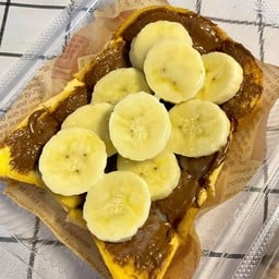 Toast haus (โทสต์) ตลาด 18 คอร์ด