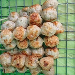 ร้านเจ๊วัณย์ยำแหนมสุกข้าวทอด ตลาดปทุมธานี