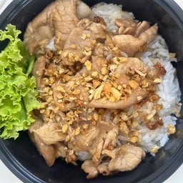 ข้าวหมูกระเทียม