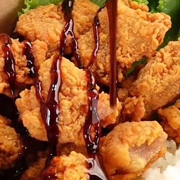 ข้าวไก่ทอดเทอริยากิ + สลัดผัก