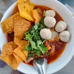 เส้นมาม่าหมูต้มยำ