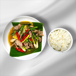Pork Slices with Ginger and Spring Onion With Rice หมูผัดขิงต้นหอมราดข้าว
