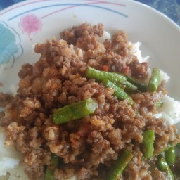 พริกแกงหมูสับ