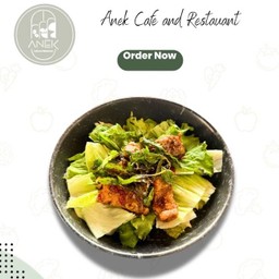 สลัดกะเพราปลากะพงทอดกรอบ