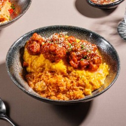 ข้าวผัดไก่ทอดซอสเกาหลี