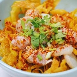 เกี๊ยวกรอบต้มยำแห้ง