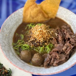 เกาเหลาเนื้อสไลด์ก๋วยเตี๋ยวเรือ