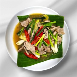 Pork Slices with Ginger and Spring Onion หมูผัดขิงต้นหอม