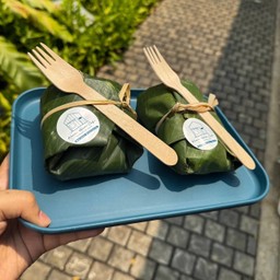 ข้าวเหนียวหมูทอดผสม