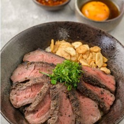 ข้าวผัดสมุนไพรวากิว แจ่วมะเขือเผา  (กรุณาระบุความสุกเนื้อที่ต้องการ)