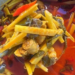 แกงหน่อไม้ไก่ ใส่หน่อเหลียง