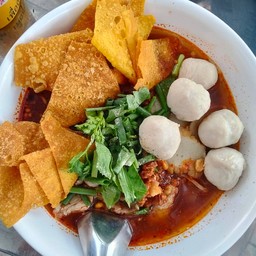 เส้นเล็กหมูต้มยำ