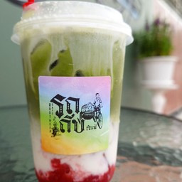 สตรอเบอร์รี่มัทฉะลาเต้